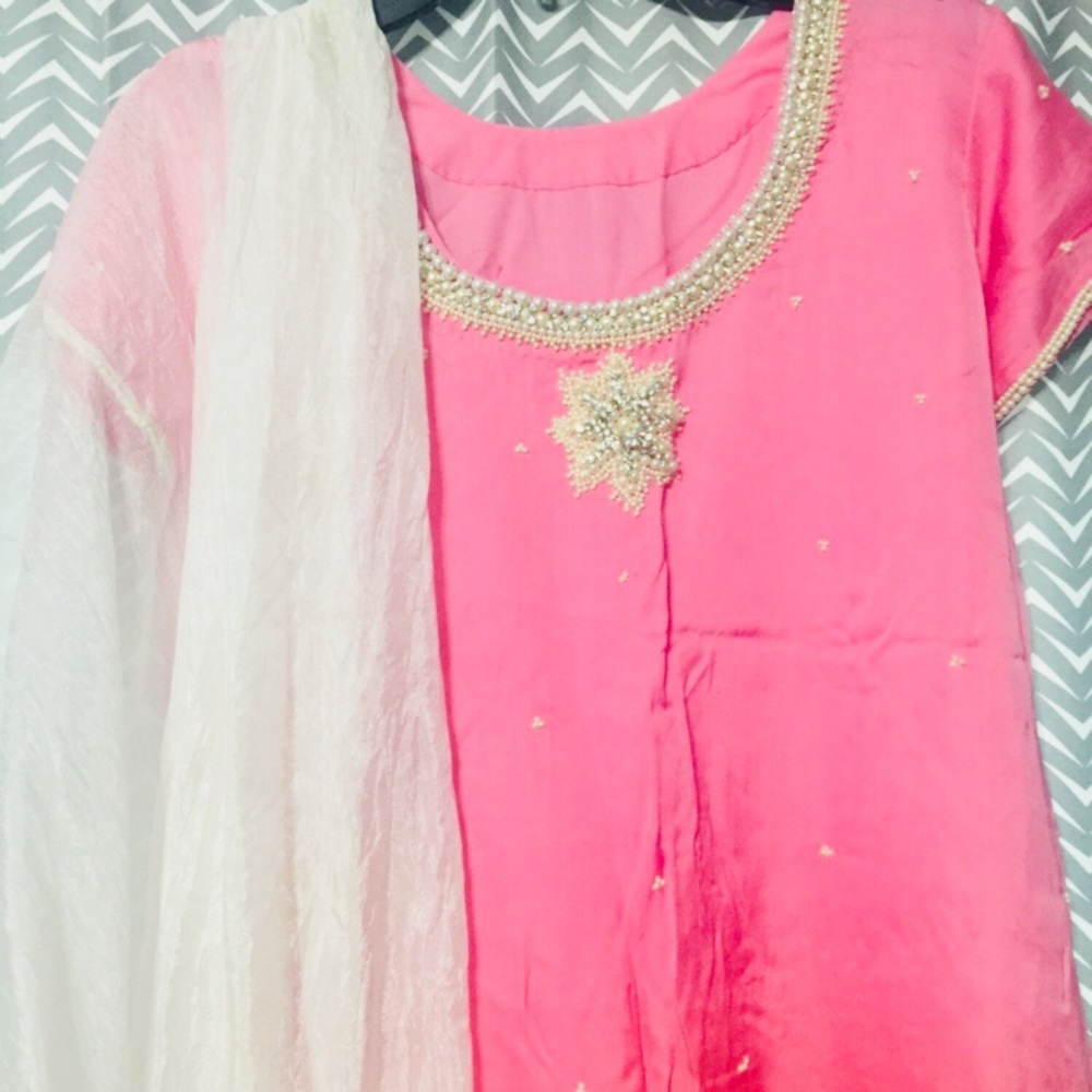 gorgeous pink indian dress - Picture 4 of 4