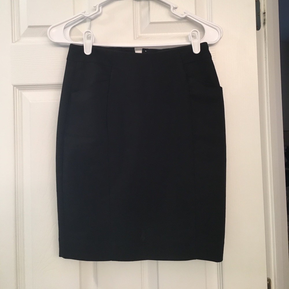 H&M Black pencil skirt with pockets - size 2