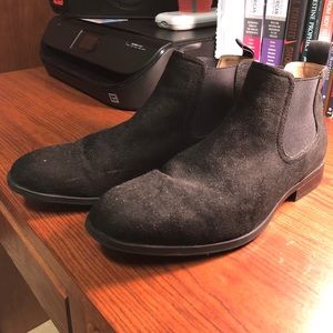 Black Chelsea boots