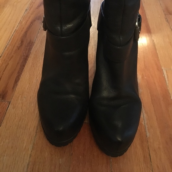 Vera Wang Lavender black wedge leather boots! Sz 9 - Picture 2 of 6