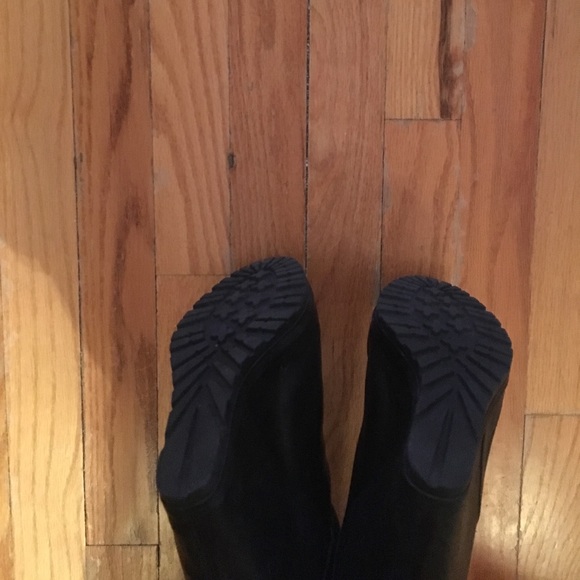 Vera Wang Lavender black wedge leather boots! Sz 9 - Picture 4 of 6