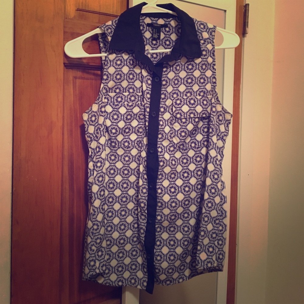 Blue and white patterned polo