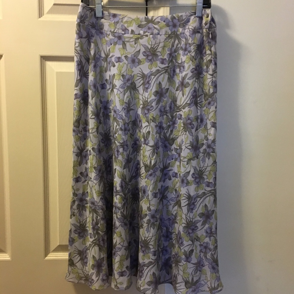 Ladies Skirt