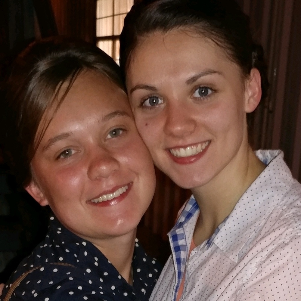 Meet your Posher, Hannah - Picture 1 of 7