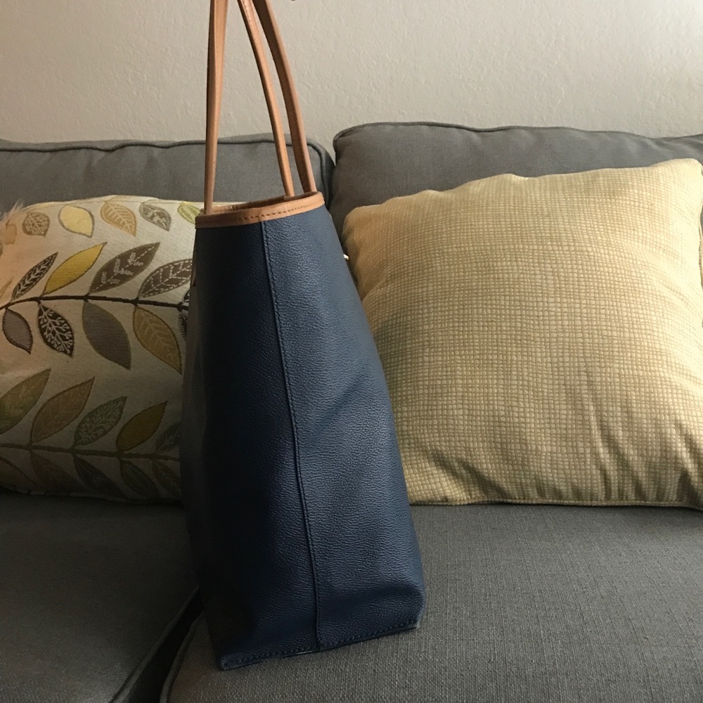 Navy blue Tory Burch purse - Picture 3 of 7