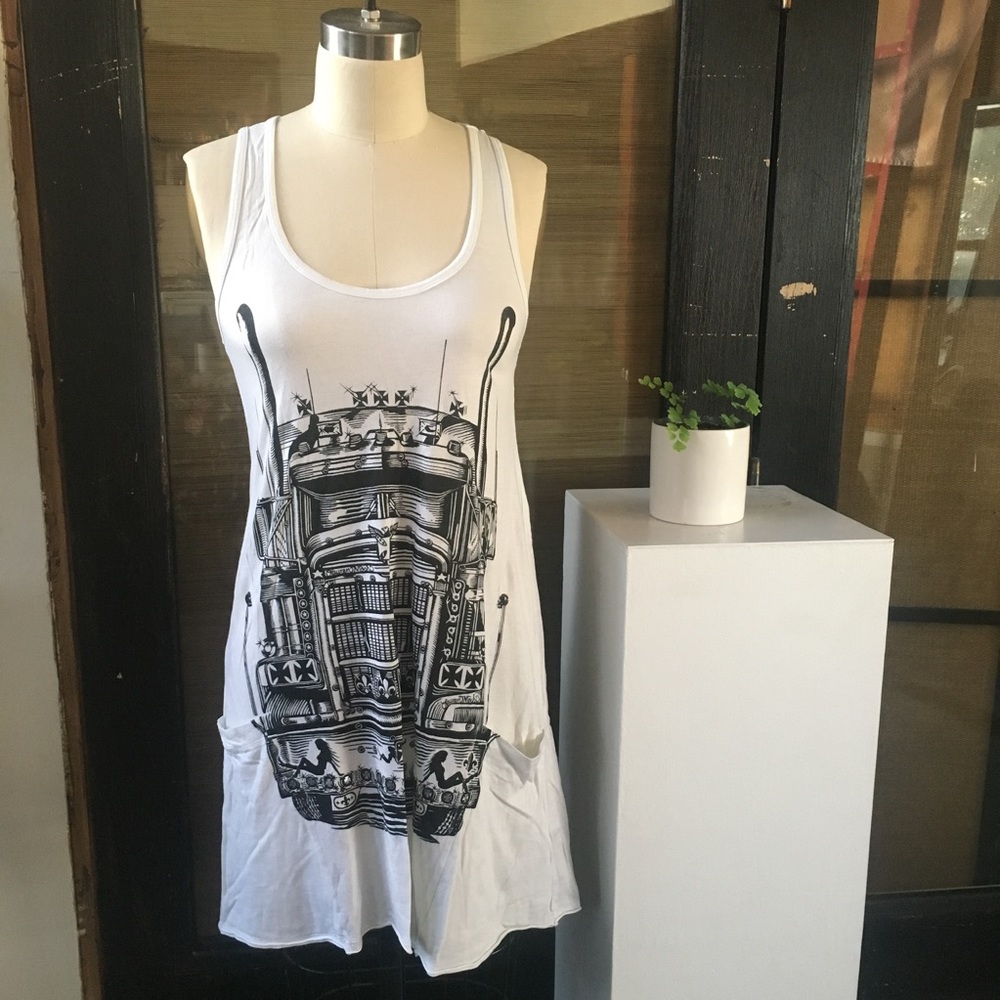Vintage Jersey Tunic with Bold Black Graphic