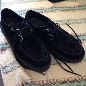 Black mondo creepers