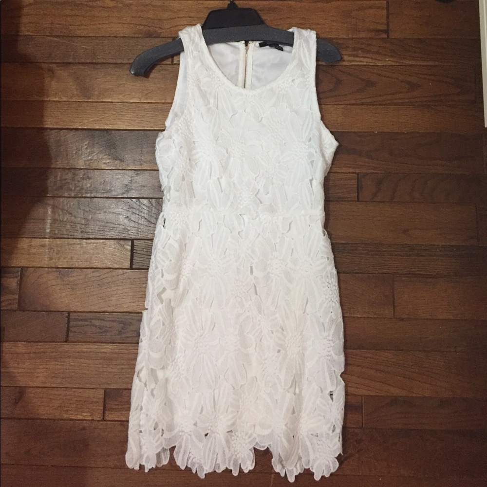 Medium Lace flowery white dress