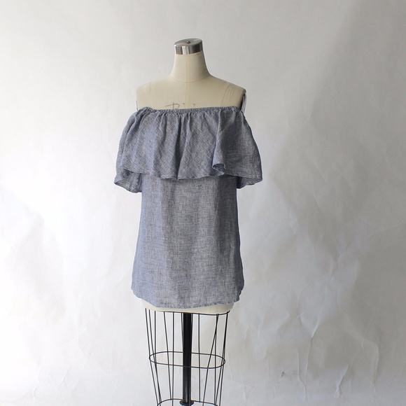 Reformation Tops - 24 HR SALE Reformation Off The Shoulder Top