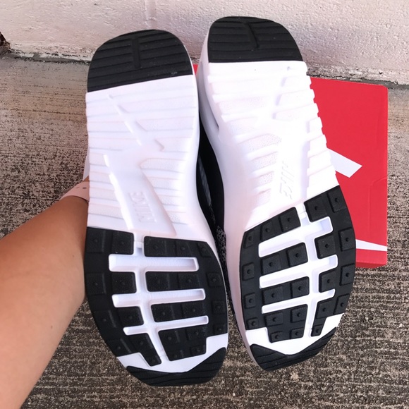 Nike women's authentic air max ultra sz 7.5 new - Picture 4 of 8