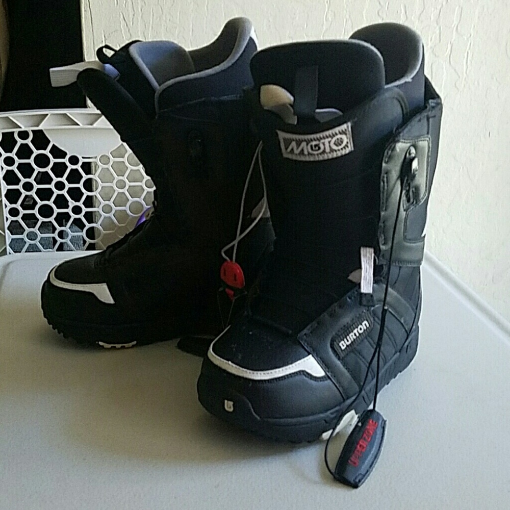 Black and White snowboarding boots