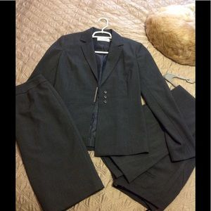 Calvin Klein 3-piece suit Size 2