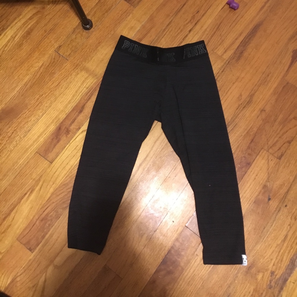 PINK Ultimate Crop Leggings