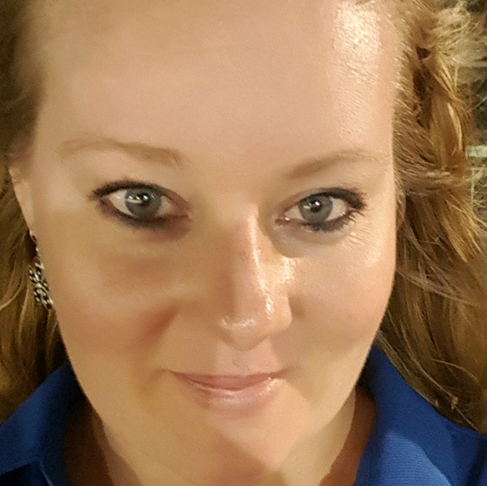 Meet your Posher, Carissa