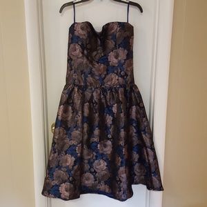 Printed strapless dress (brand new!)
