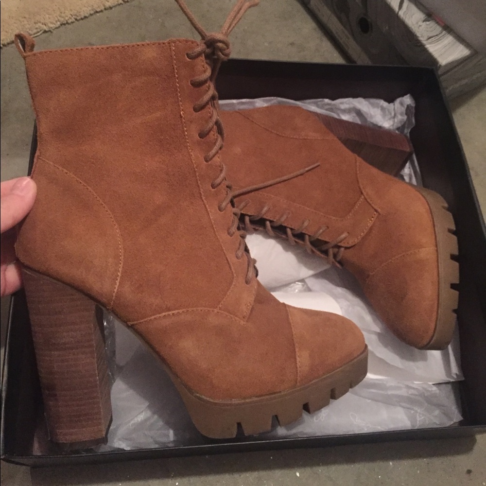 REPORT SIGNATURE tan booties