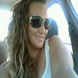 Meet your Posher, Kendra