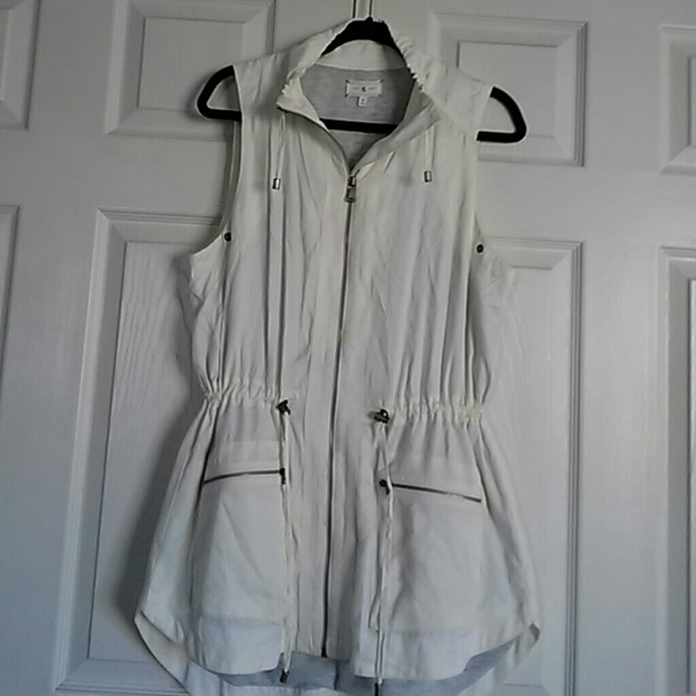 Sleeveless Utility Jackey