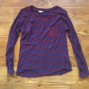 Long sleeve Levi's shirt