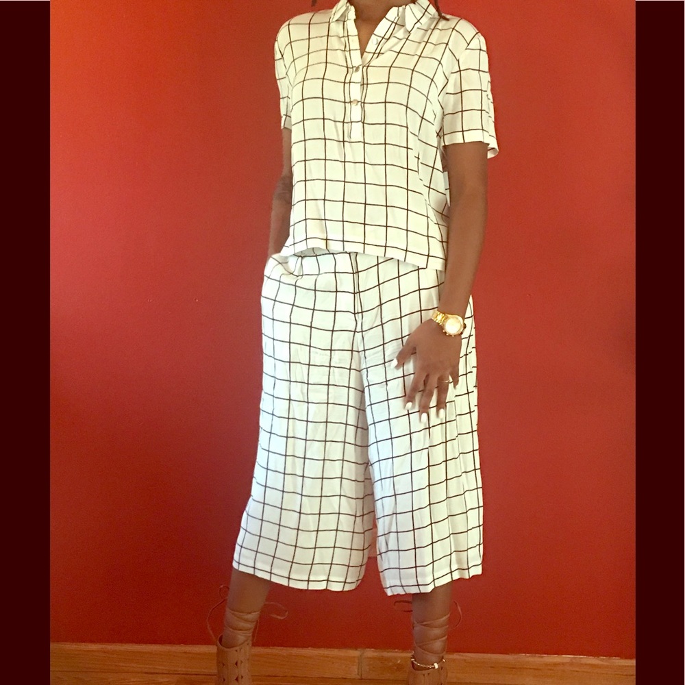 2 piece coordinating set! ⚪️⚫️