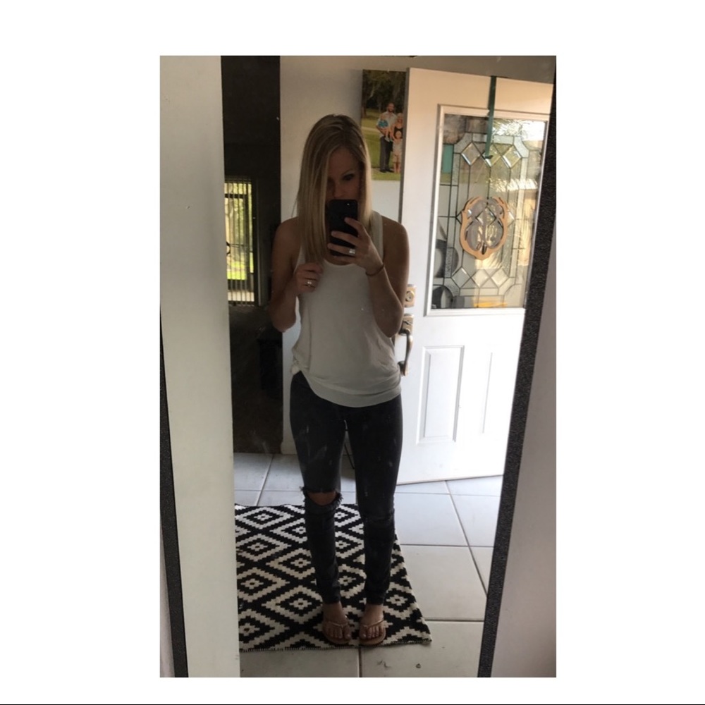 Ripped skinny jeans