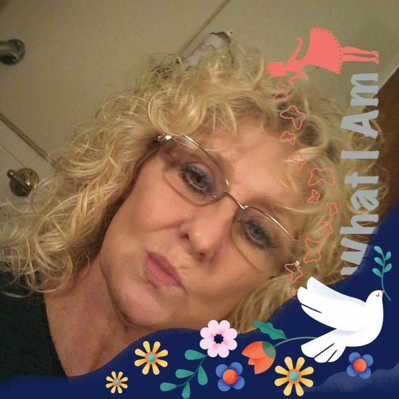 Meet your Posher, Debbie - Picture 1 of 1