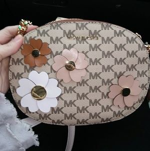 Michael  kors chain crossbody