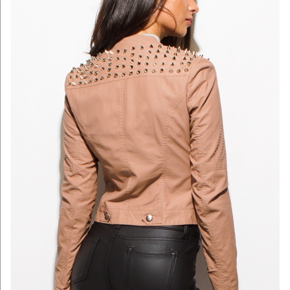 Last 1🍁Blush tan faux leather studded Moto jacket - Picture 4 of 6