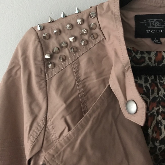 Last 1🍁Blush tan faux leather studded Moto jacket - Picture 2 of 6