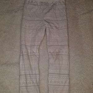 White and Gray patterned leggings