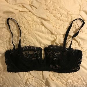 [NWOT] Victorias Secret black lace convertible bra