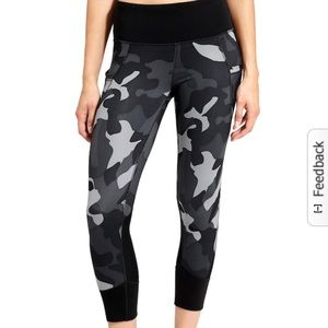 Athleta camo capris! 🖤