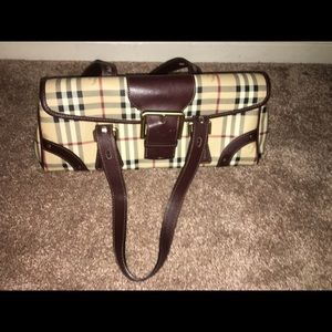 Very cute Burberry purse