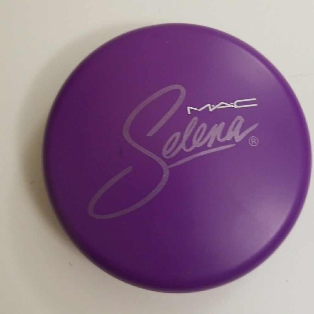 New Selena Mac Powder Blush