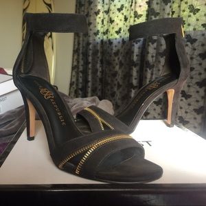 Rock & republic black heel