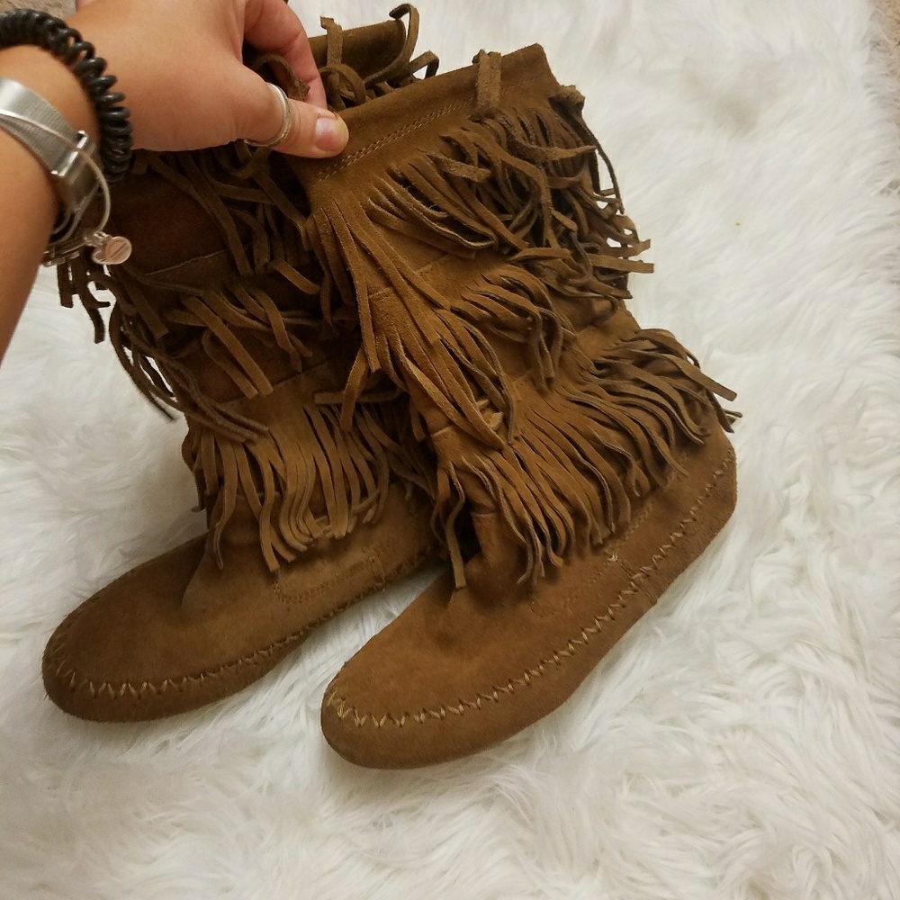 Fringe boots