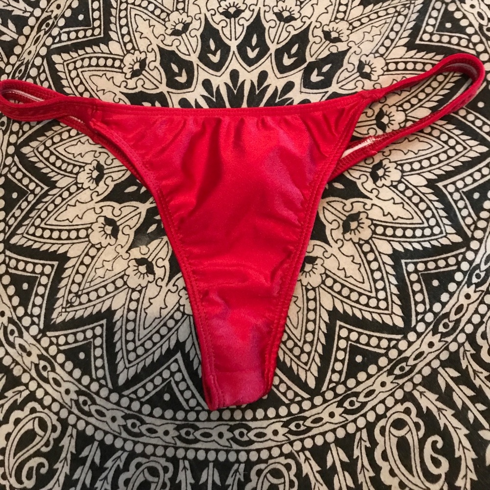 Bikini thong bottom 🌞
