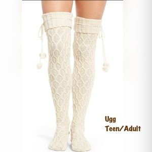 NWOT Ugg Teen/Adult Sparkle Cable Knit Socks