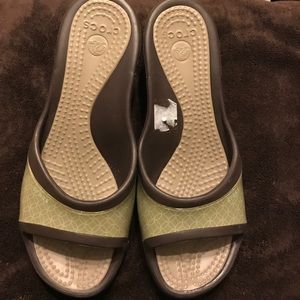 Crocs size 11 Wedge