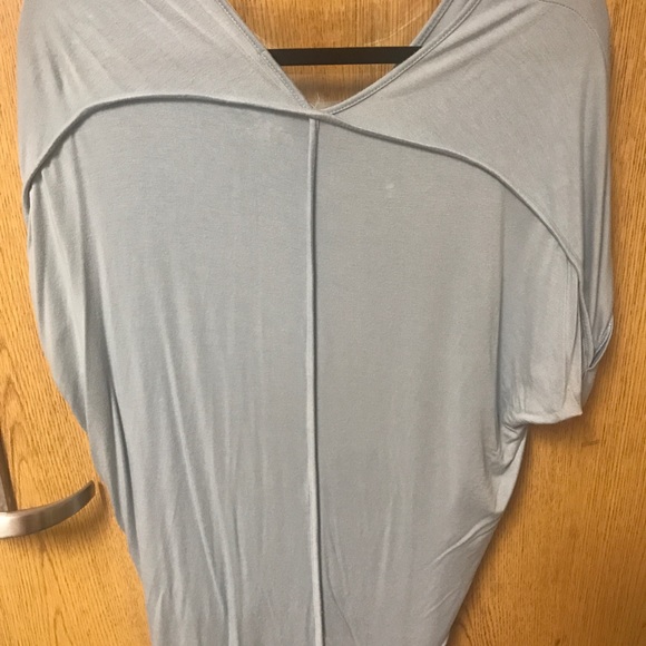 Loose fitting casual top - Picture 2 of 2