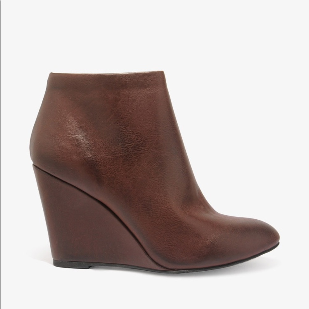 Wedge faux leather bootie - Forever21