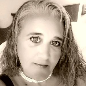 Meet your Posher, Carla