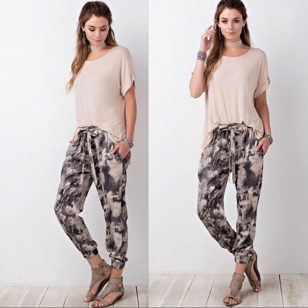 LAST 1! {EASEL} Tie dye printed woven pants (J) - Picture 2 of 7