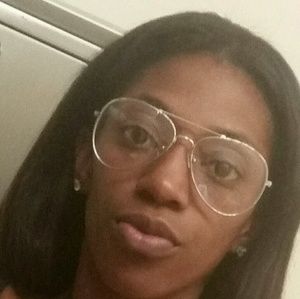 Meet your Posher, Charneya