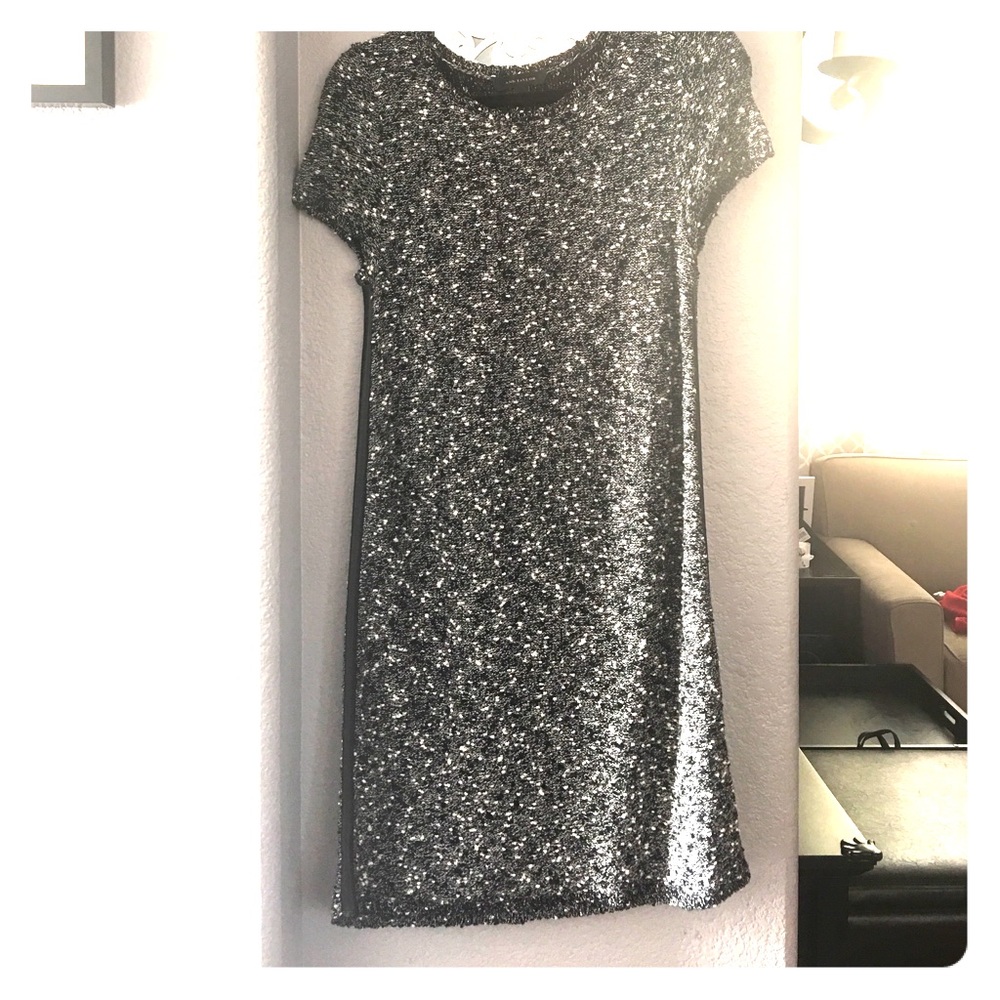 Ann Taylor black and white knit dress size M