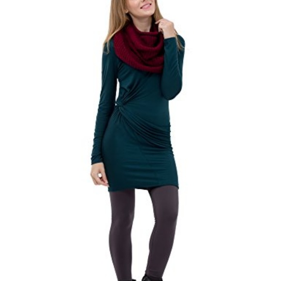 NWT! COZY BEAUTIFUL SCARF! ❤️ - Picture 3 of 4