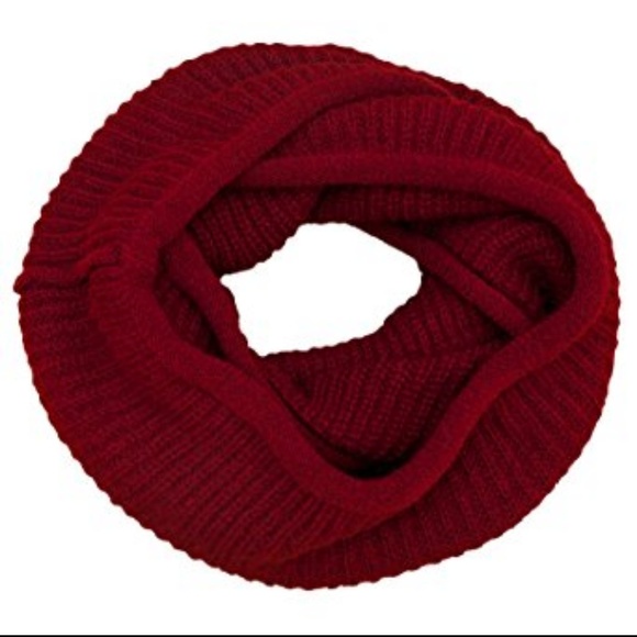 NWT! COZY BEAUTIFUL SCARF! ❤️ - Picture 4 of 4