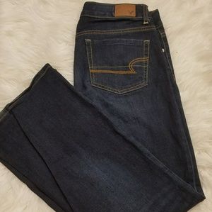 Woman's American eagle jeans
