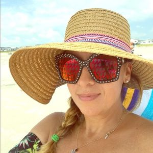 Gucci Square Frame Star Stud