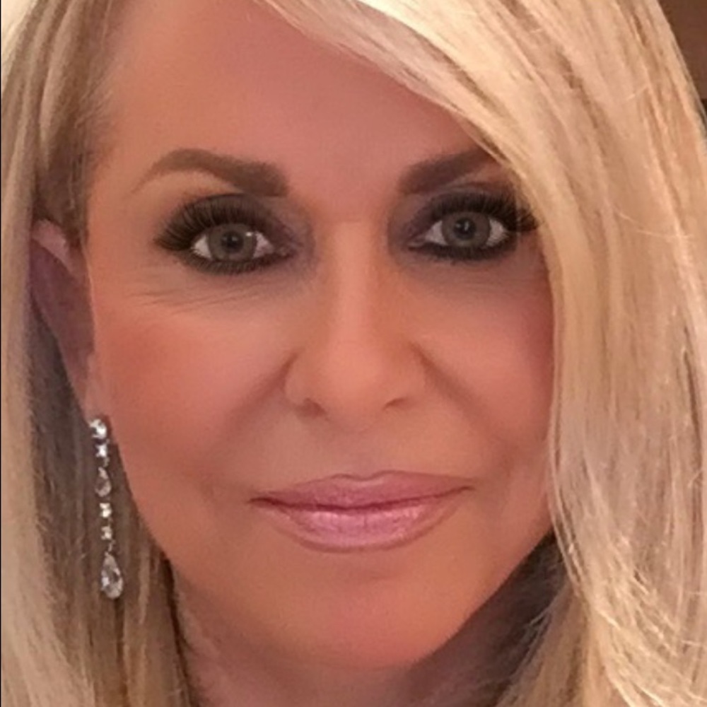 Meet your Posher, Beverly